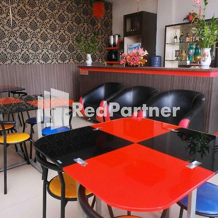 Hotel Permata Makassar Mitra Reddoorz Balangberu Dış mekan fotoğraf