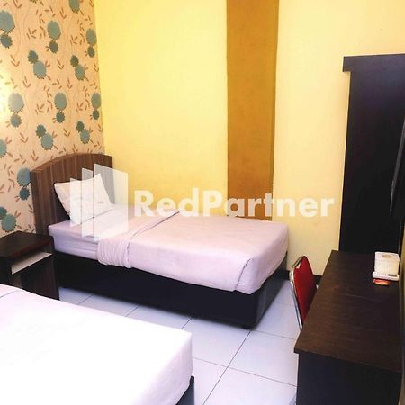 Hotel Permata Makassar Mitra Reddoorz Balangberu Dış mekan fotoğraf