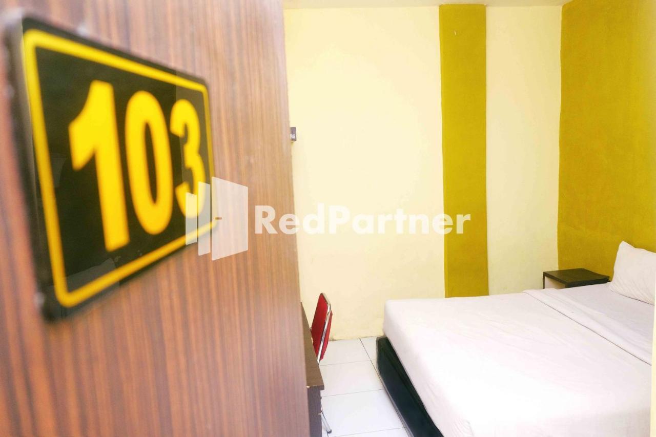 Hotel Permata Makassar Mitra Reddoorz Balangberu Dış mekan fotoğraf
