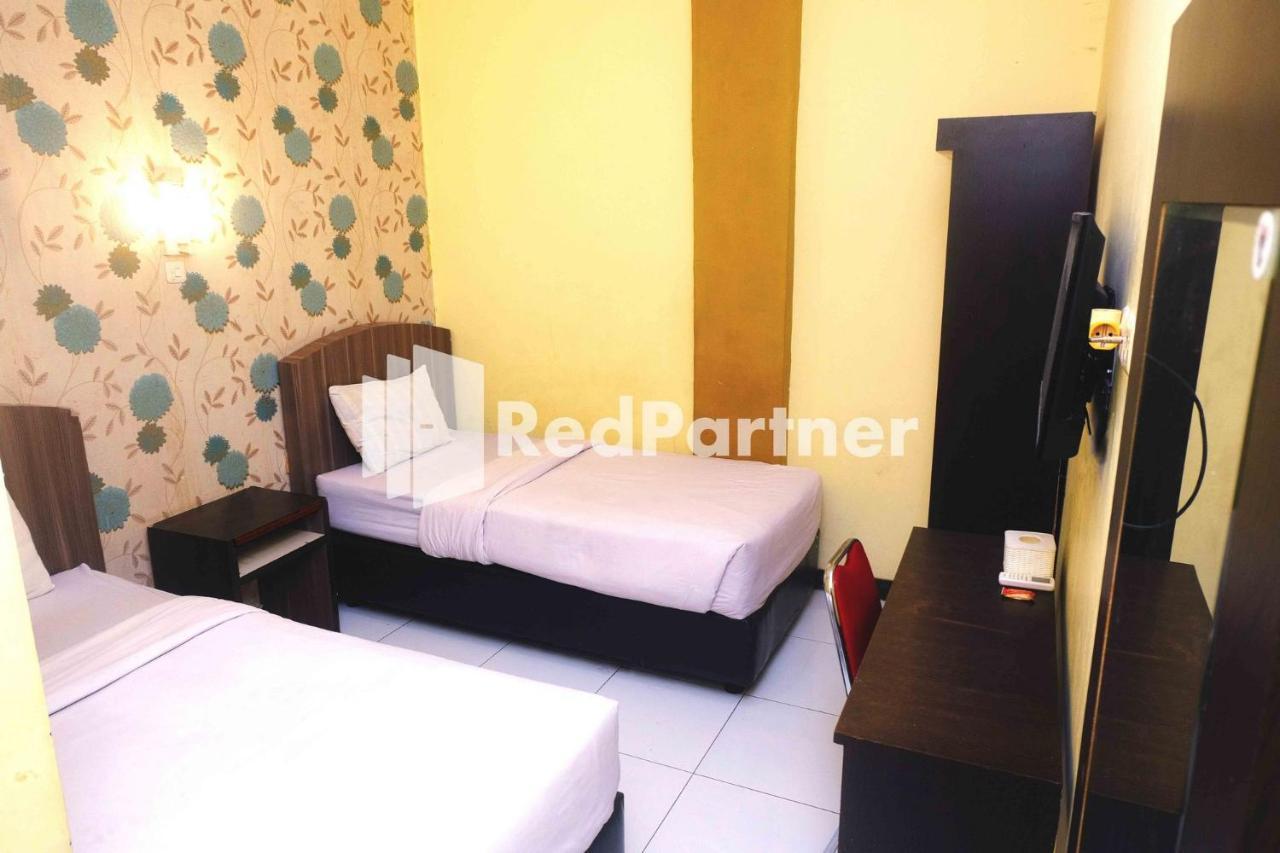Hotel Permata Makassar Mitra Reddoorz Balangberu Dış mekan fotoğraf