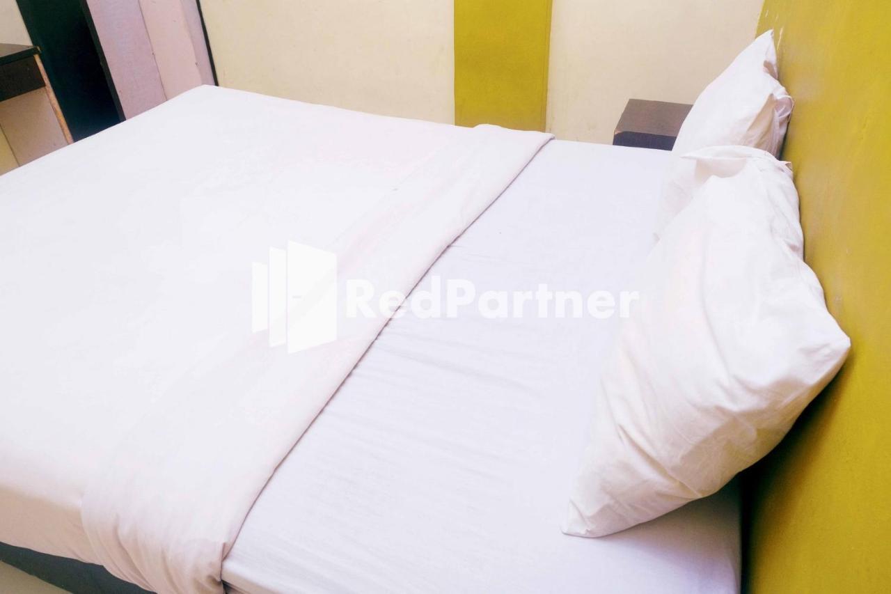 Hotel Permata Makassar Mitra Reddoorz Balangberu Dış mekan fotoğraf